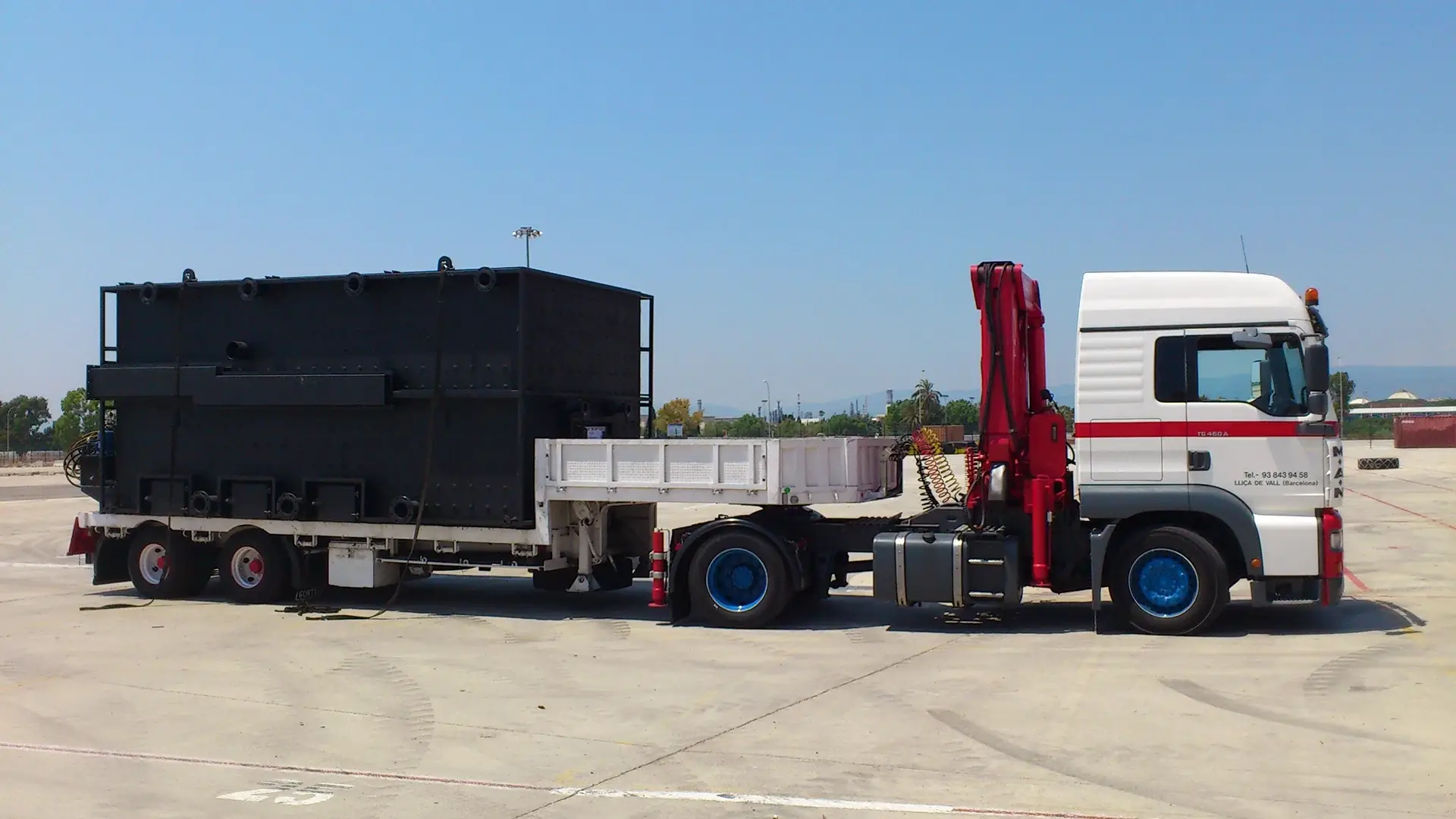 Transportes especiales con grúas pluma